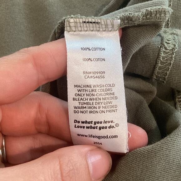 Life is Good Crusher Tee Mens M Medium Green Mountains Camping Hiking Gorpcore - Picture 9 of 9